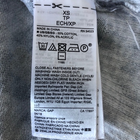 Gap button up leopard print cardigan, size XS - Picture 2 of 6